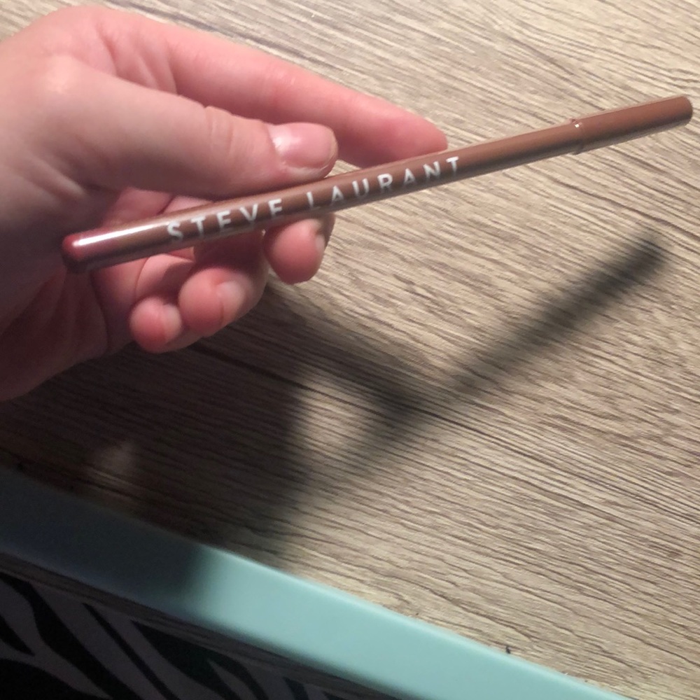 3/$30 Steve Laurent Lip Liner in the shade Vogue